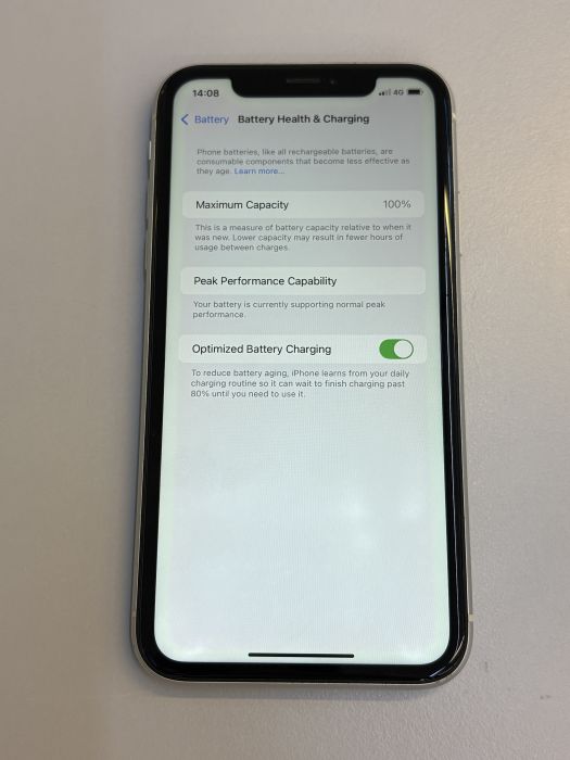 iPhone XR · 8/9