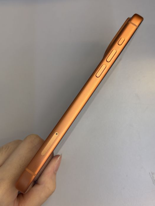 iPhone 17 Pro Max · 2/9