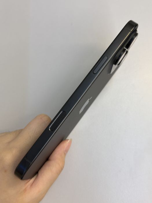 iPhone 16 Pro Max · 3/9
