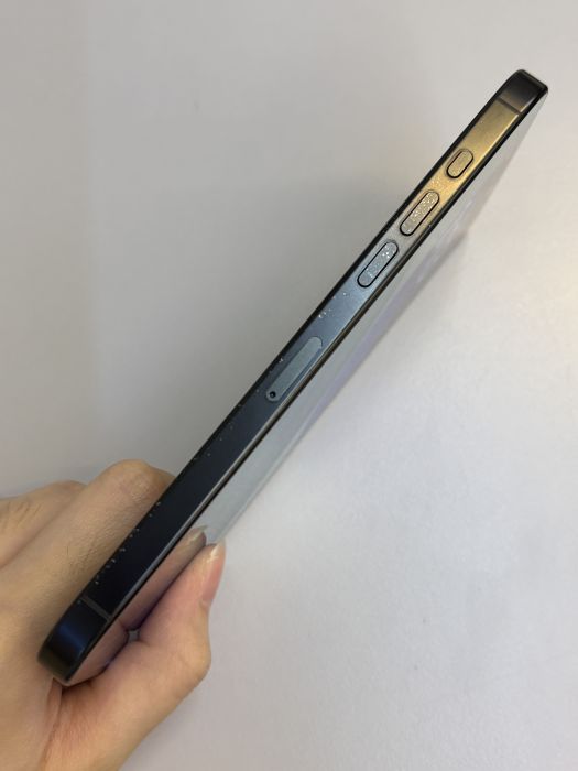 iPhone 16 Pro Max · 2/9