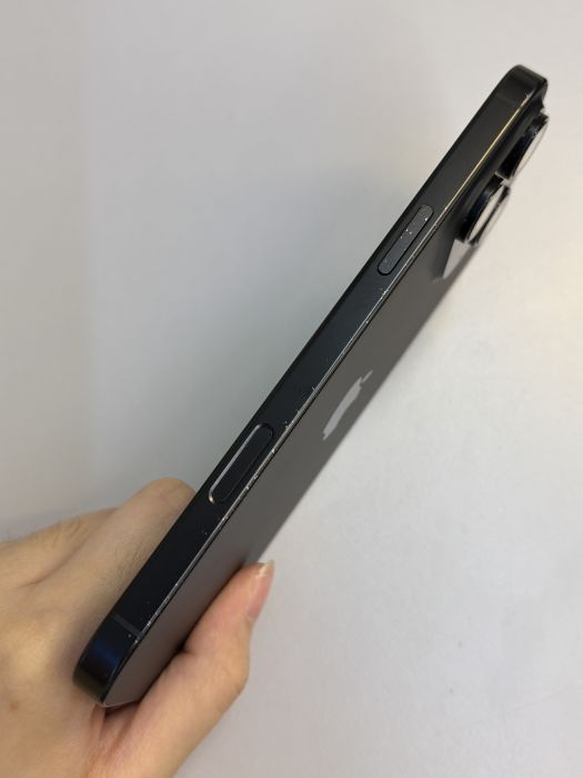 iPhone 16 Pro Max · 3/9