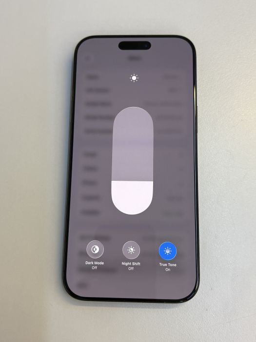 iPhone 16 Pro Max · 6/9