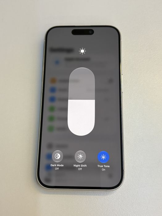iPhone 15 Pro · 6/9