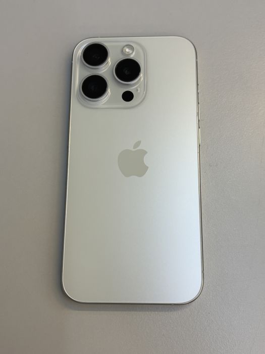 iPhone 15 Pro · 1/9