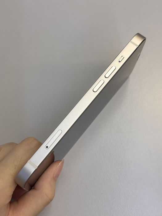 iPhone 14 · 2/9