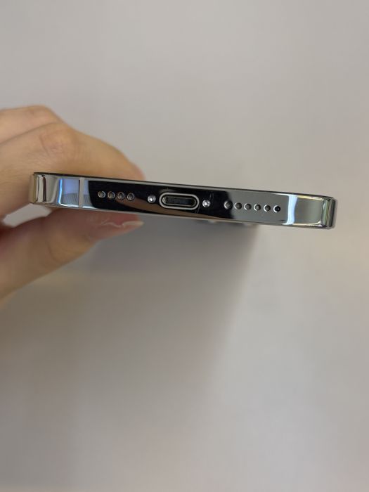 iPhone 13 Pro Max · 4/9