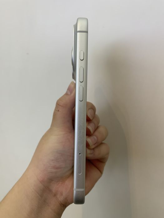 iPhone 17 Pro · 2/9