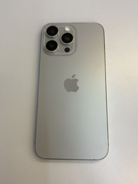 iPhone 15 Pro Max · 1/10