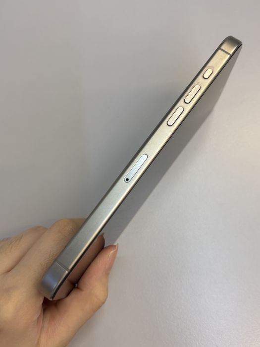 iPhone 15 Pro Max · 2/10