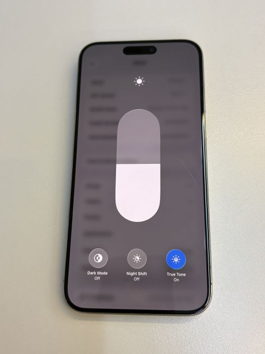 iPhone 15 Pro Max · 6/10