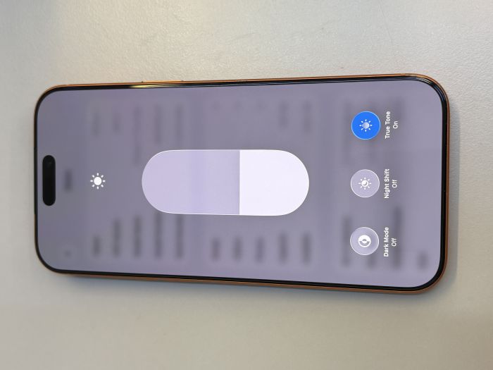 iPhone 17 Pro Max · 6/9