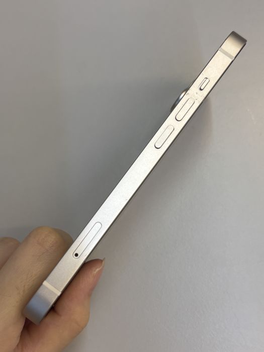 iPhone 14 · 2/9