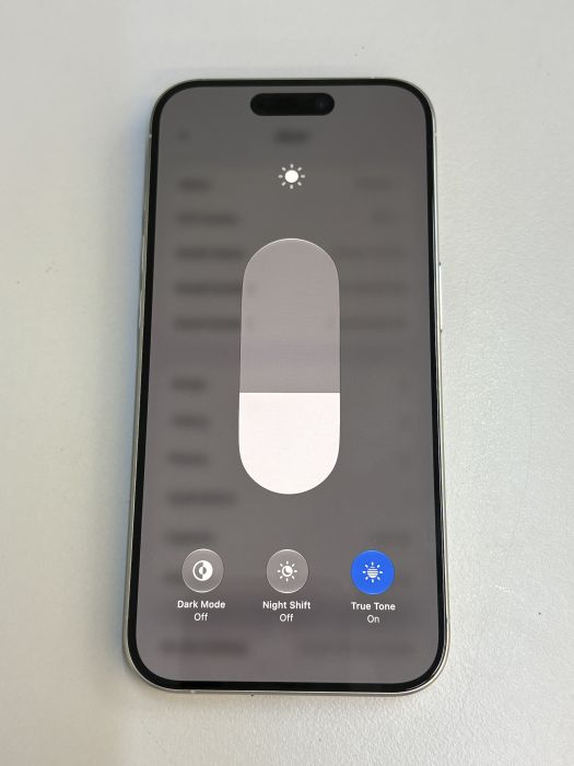 iPhone 15 Pro · 6/9