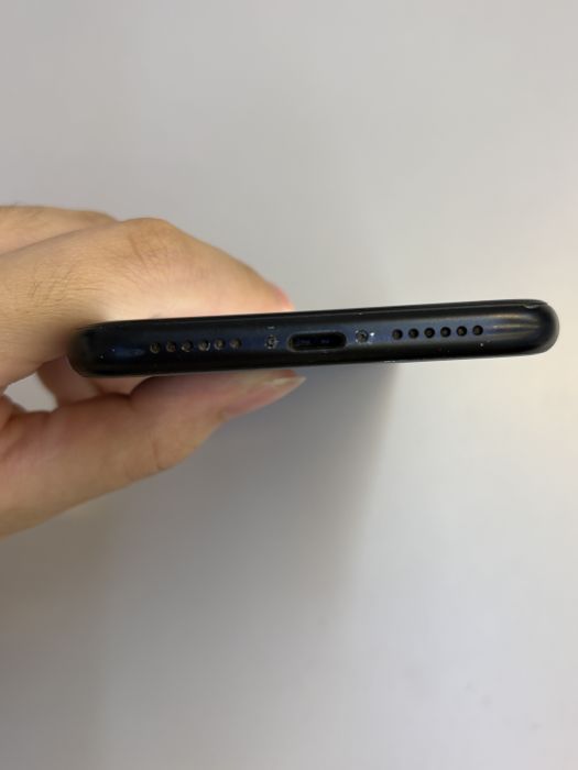 iPhone XR · 4/9