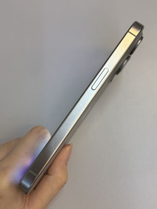 iPhone 15 Pro · 3/9