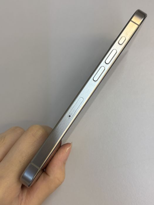 iPhone 15 Pro · 2/9