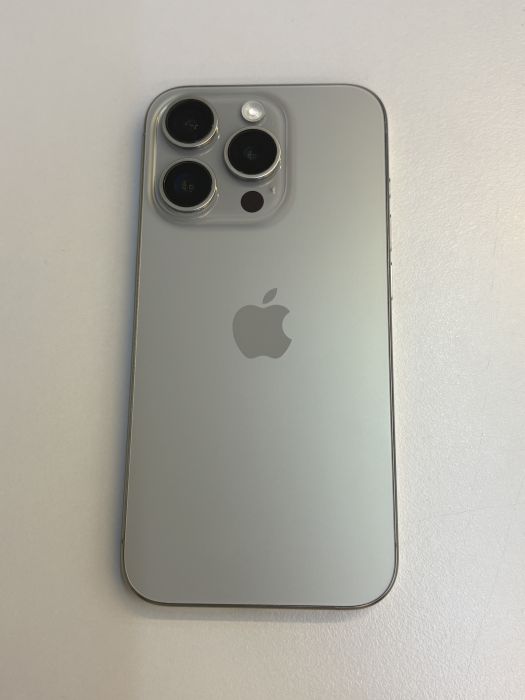 iPhone 15 Pro · 1/9
