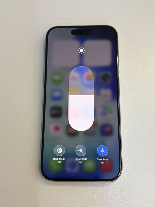 iPhone 15 Pro · 6/9
