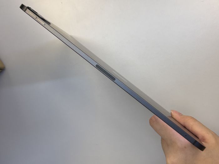 iPad Pro 11-inch (M5 2025) Wi-fi + Cellular · 2/8