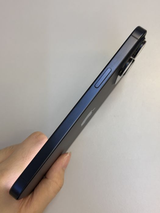 iPhone 15 Pro Max · 3/9