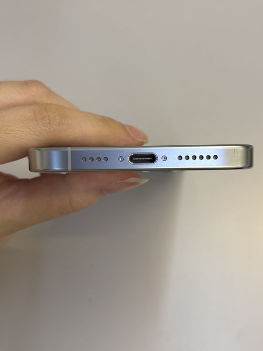 iPhone 16 Pro Max · 4/9