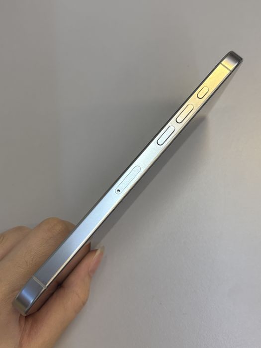 iPhone 16 Pro Max · 2/9