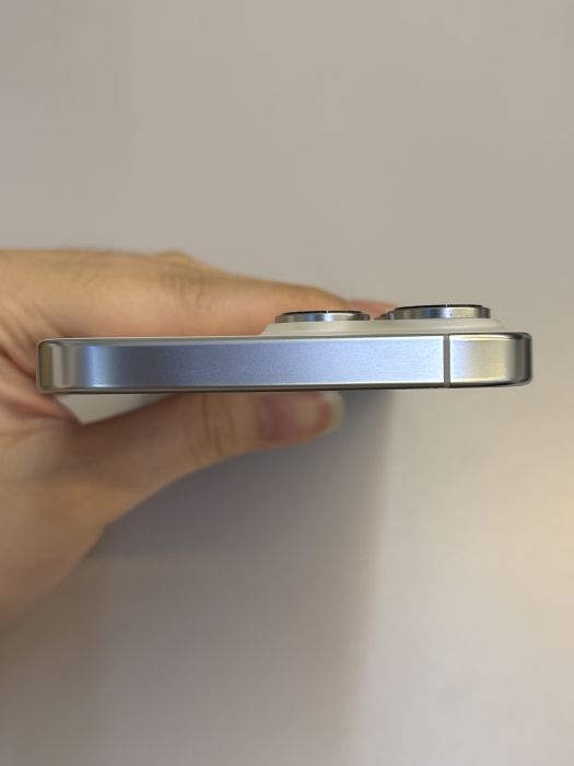 iPhone 16 Pro Max · 5/9
