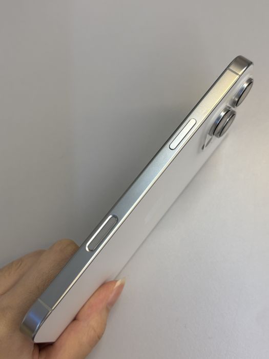 iPhone 16 Pro Max · 3/9