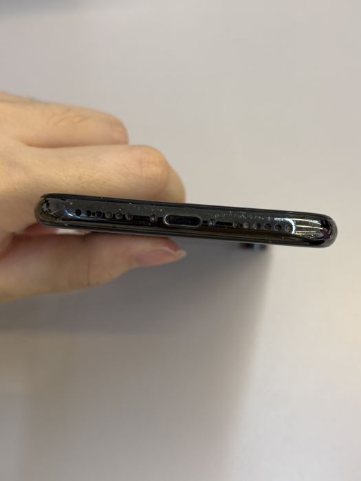 iPhone X · 4/9