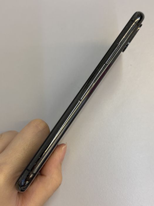 iPhone X · 3/9
