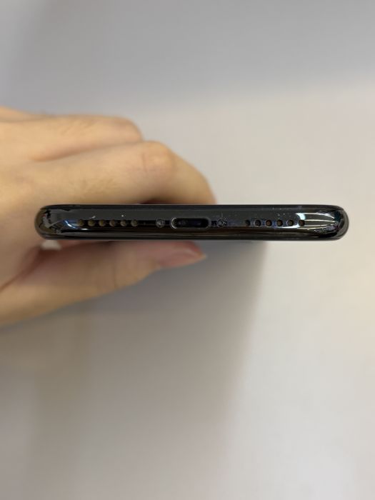 iPhone X · 4/9