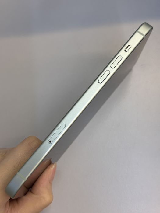 iPhone 15 Plus · 2/9