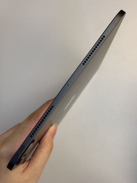 iPad Pro 11-inch (M4 2024) Wi-fi · 5/8