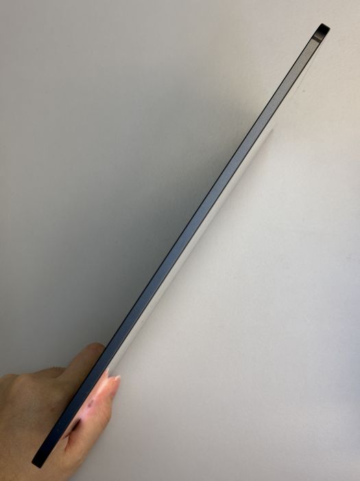 iPad Pro 11-inch (M4 2024) Wi-fi · 3/8
