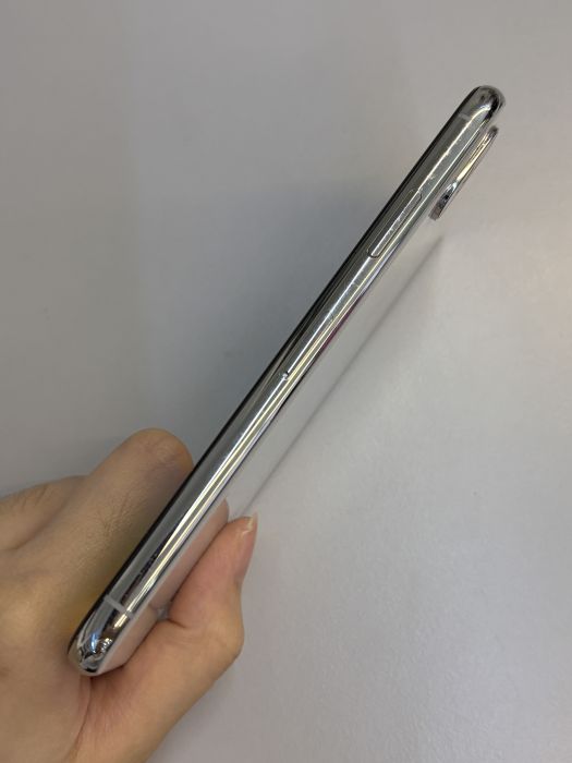 iPhone X · 3/9