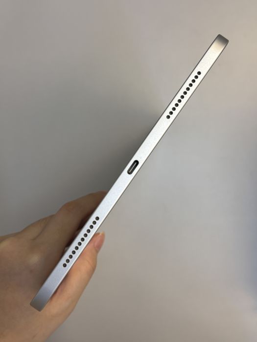 iPad (11th Gen A16 2025) Wi-fi · 4/8