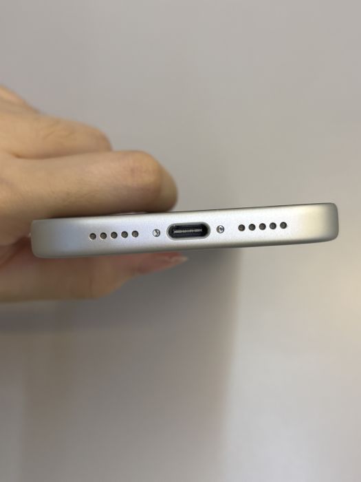 iPhone 17 Pro · 4/9