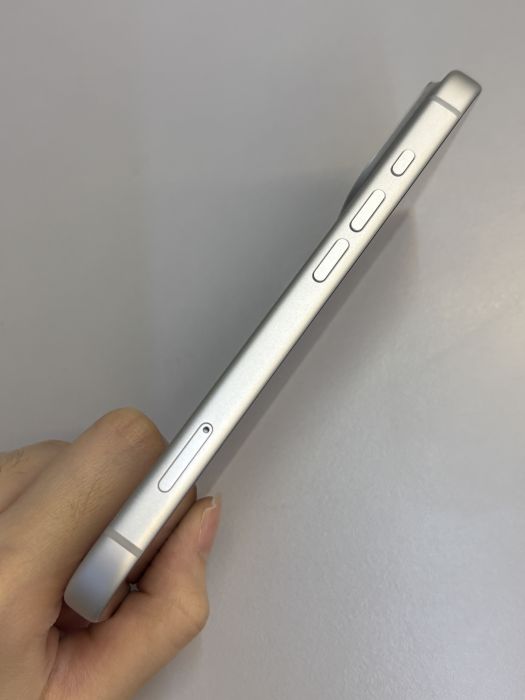 iPhone 17 Pro · 2/9