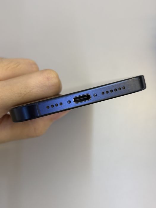 iPhone 15 Pro Max · 4/9