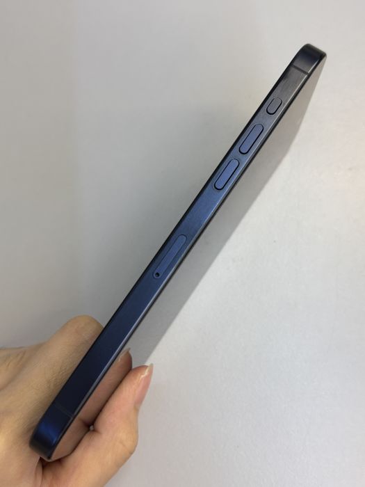 iPhone 15 Pro Max · 2/9