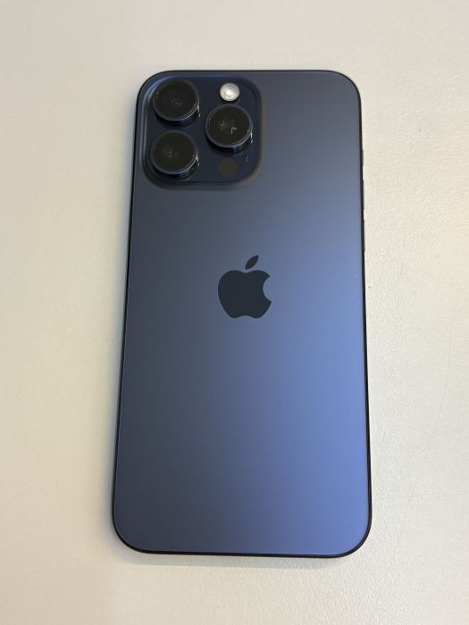 iPhone 15 Pro Max · 1/9