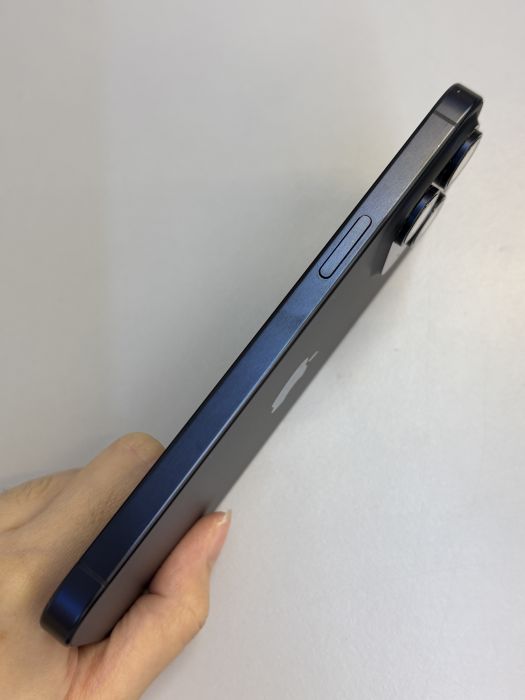 iPhone 15 Pro Max · 3/9