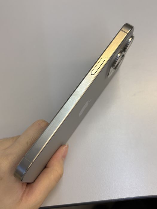 iPhone 15 Pro Max · 3/9