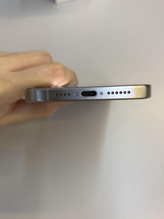 iPhone 15 Pro Max · 4/9