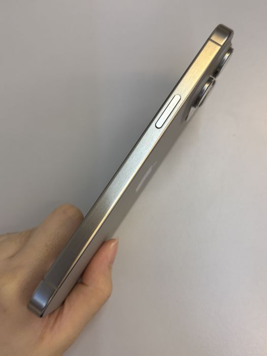 iPhone 15 Pro Max · 3/9