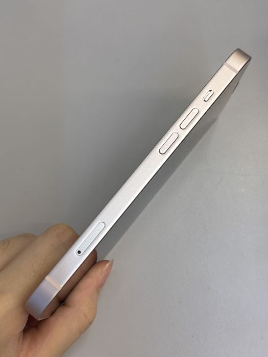 iPhone 13 · 2/9