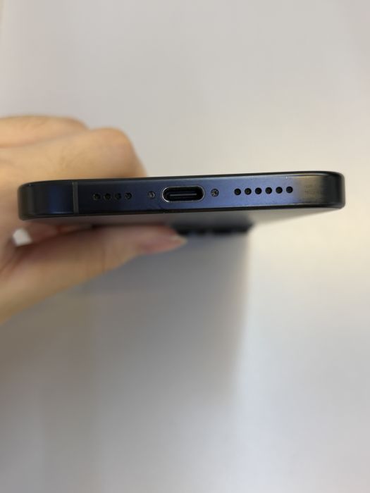 iPhone 16 Pro Max · 5/10