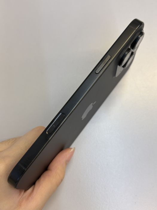 iPhone 16 Pro Max · 4/10