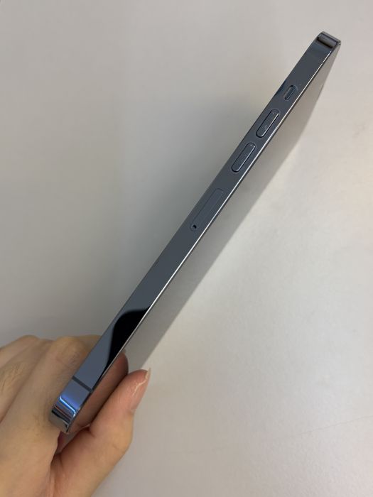 iPhone 13 Pro Max · 2/9