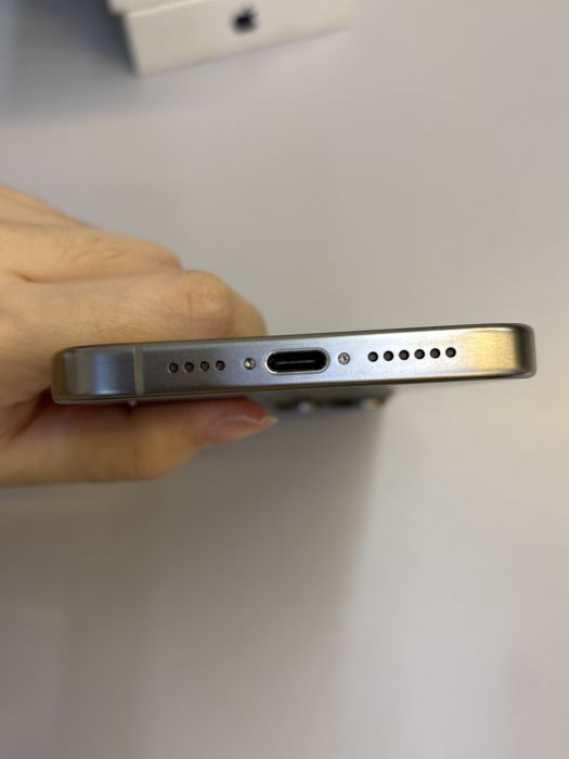 iPhone 15 Pro Max · 4/9